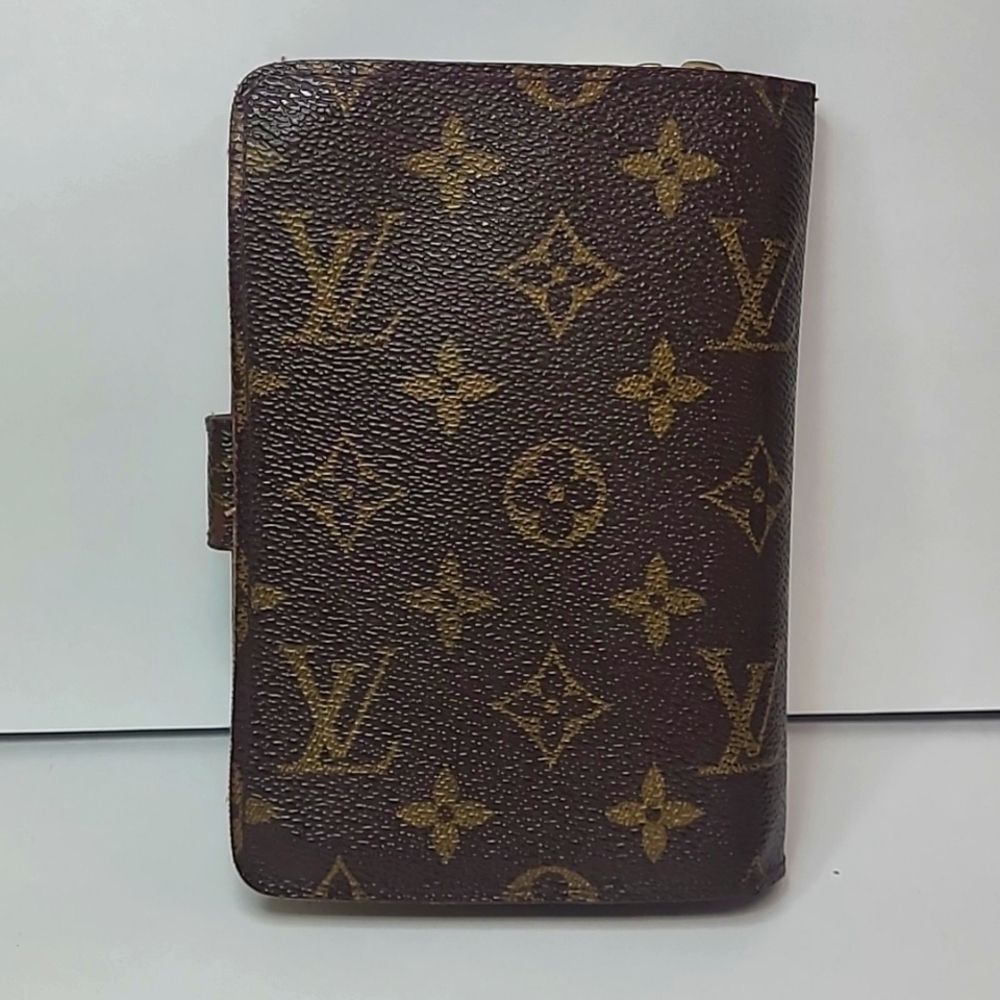 Authentic Louis Vuitton Monogram Wallet - Picture 2 of 11
